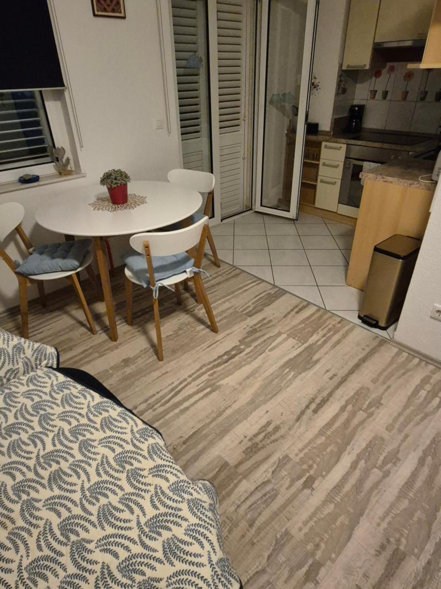 קאבטאט Apartments Joy מראה חיצוני תמונה