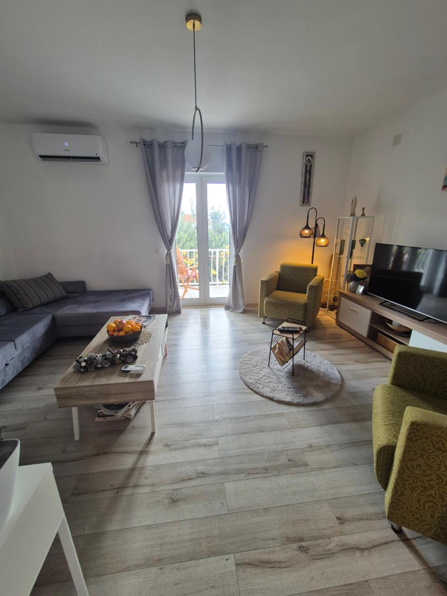 קאבטאט Apartments Joy מראה חיצוני תמונה